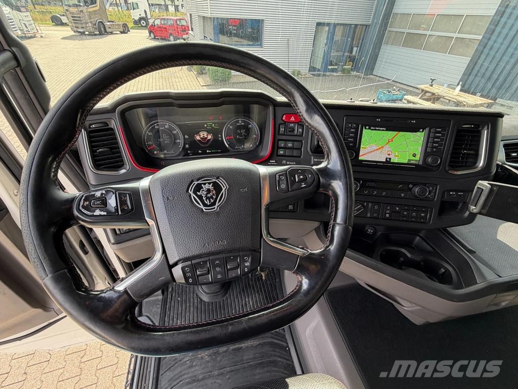 Scania R650 V8 6x2*4 Retarder Full Air 4.35 WB Euro 6 새시 운전실 트럭