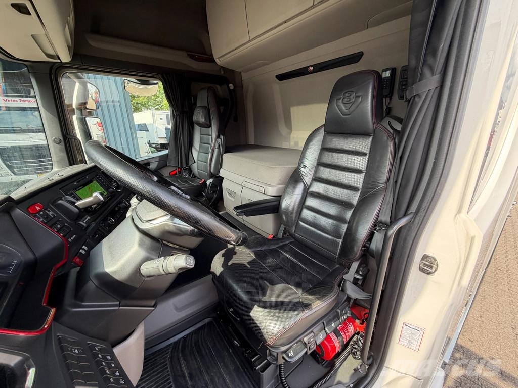 Scania R650 V8 6x2*4 Retarder Full Air 4.35 WB Euro 6 새시 운전실 트럭