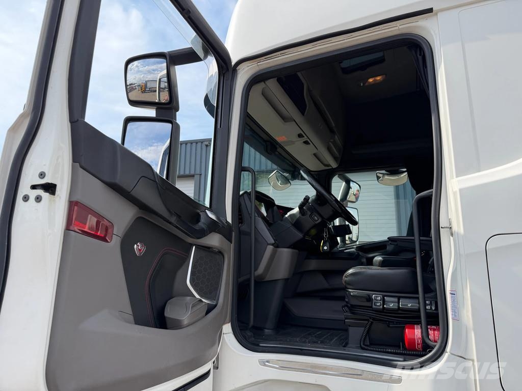 Scania R650 V8 6x2*4 Retarder Full Air 4.35 WB Euro 6 새시 운전실 트럭