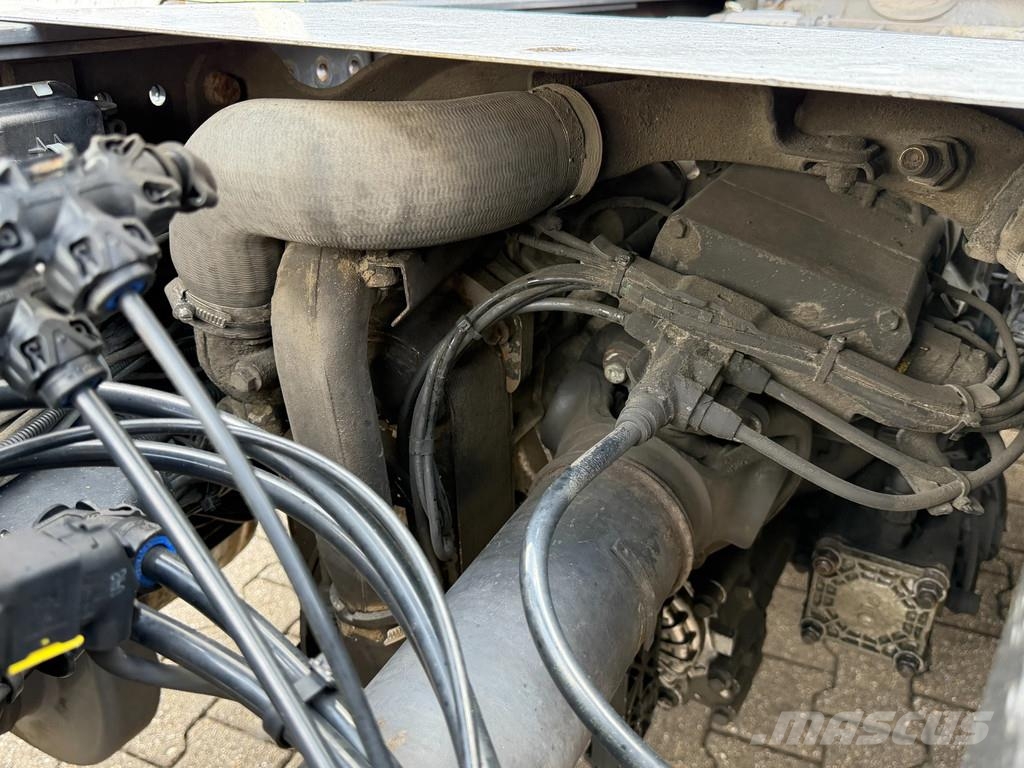 Scania R650 V8 6x2*4 Retarder Full Air 4.35 WB Euro 6 새시 운전실 트럭