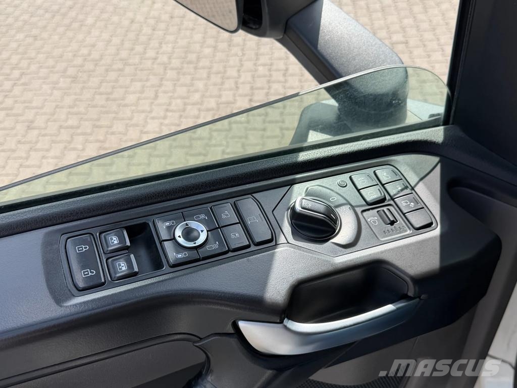Scania R650 V8 6x2*4 Retarder Full Air 4.35 WB Euro 6 새시 운전실 트럭