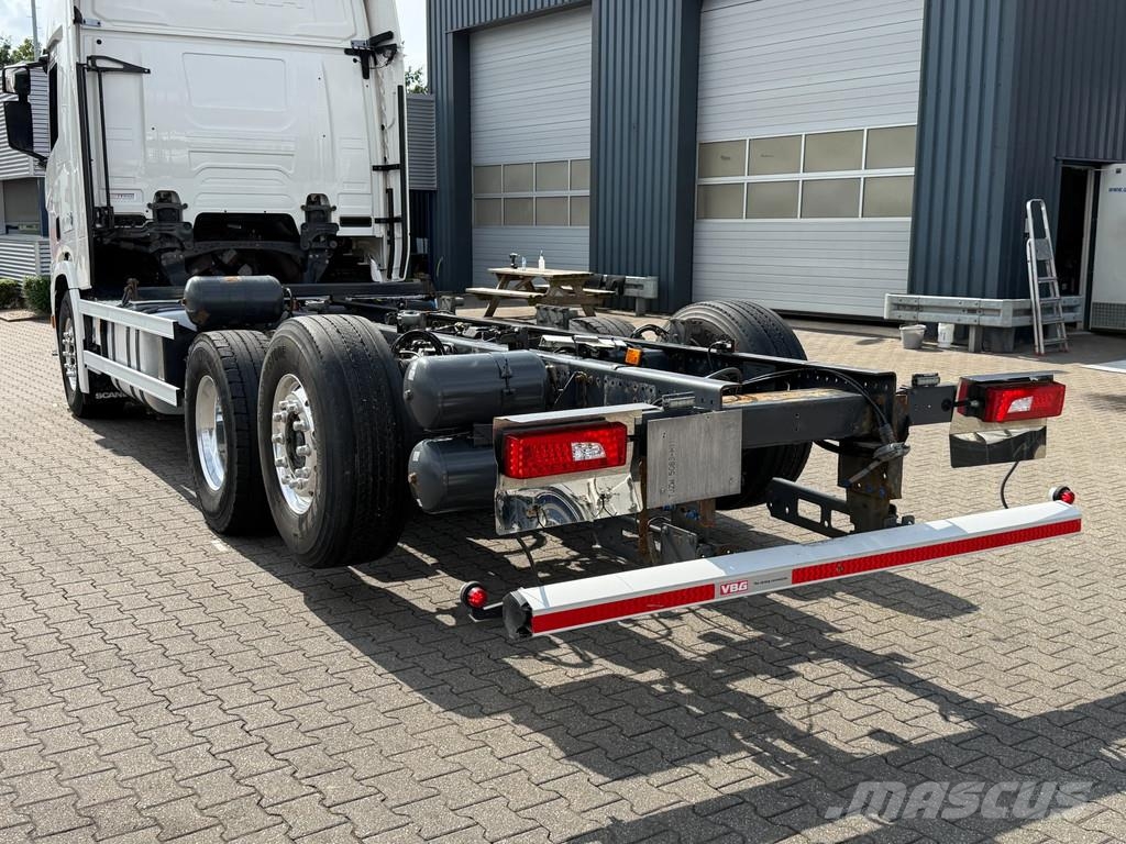 Scania R650 V8 6x2*4 Retarder Full Air 4.35 WB Euro 6 새시 운전실 트럭