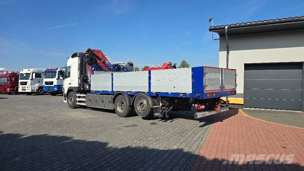 Volvo FM500 6x2 HDS HMF 3220K7-19m Vlakke laadvloer met kraan