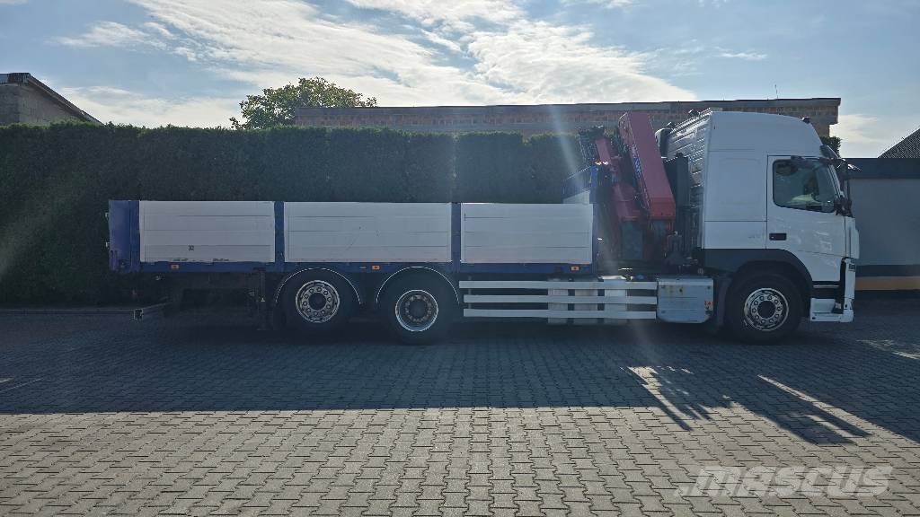 Volvo FM500 6x2 HDS HMF 3220K7-19m Vlakke laadvloer met kraan