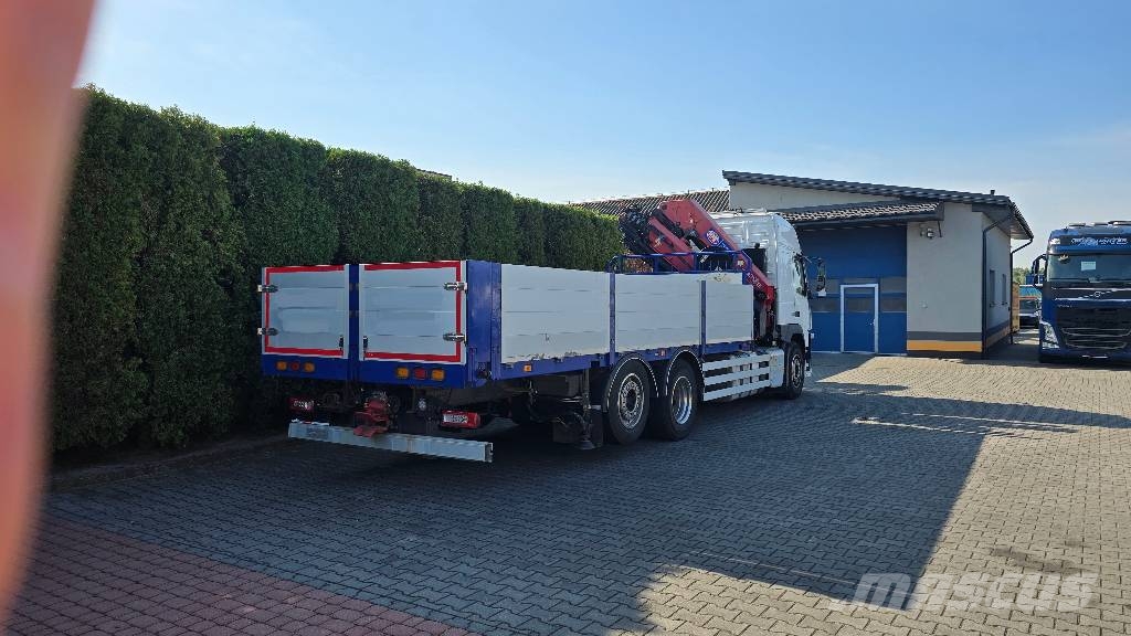 Volvo FM500 6x2 HDS HMF 3220K7-19m Vlakke laadvloer met kraan