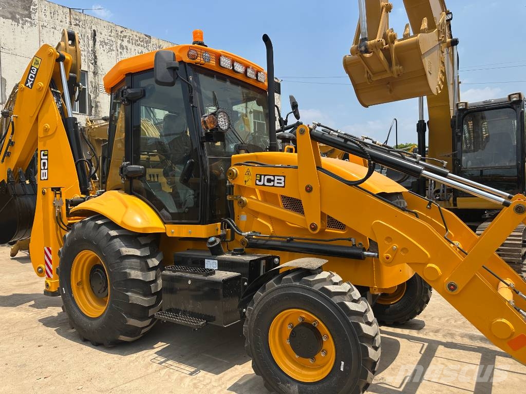 JCB 3CX لوادر ذات جرافات عكسية