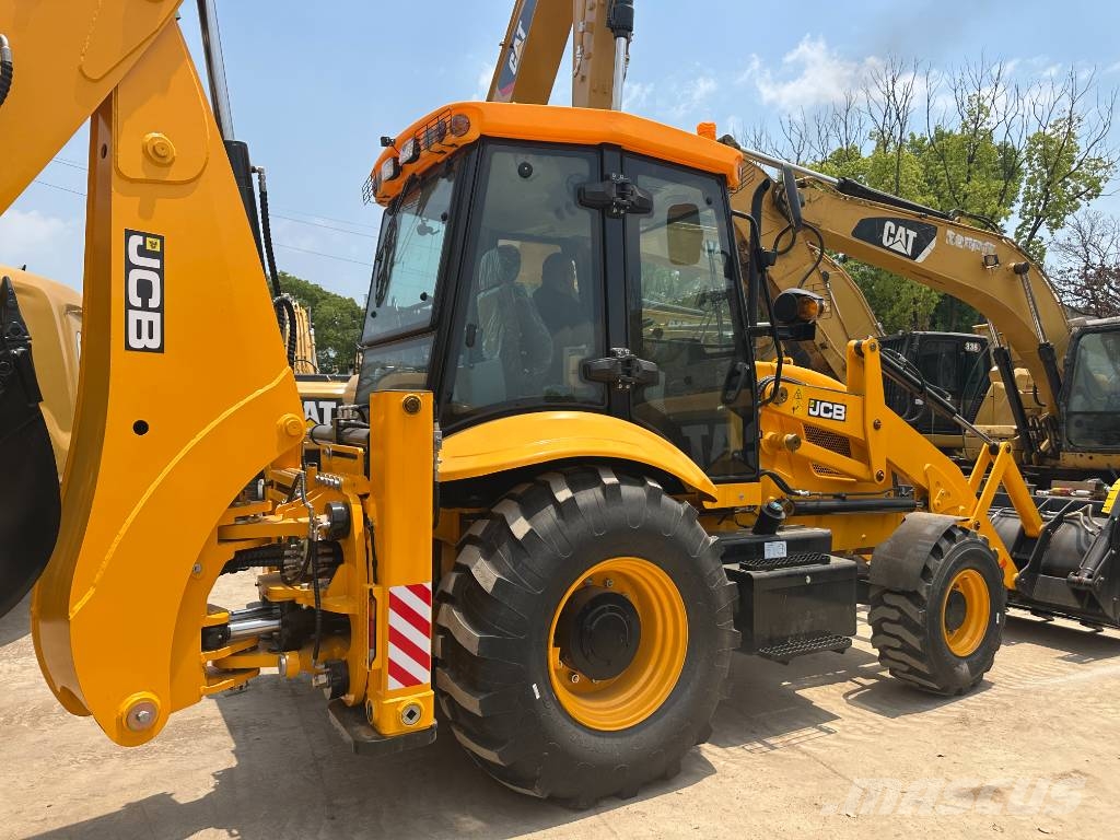 JCB 3CX لوادر ذات جرافات عكسية