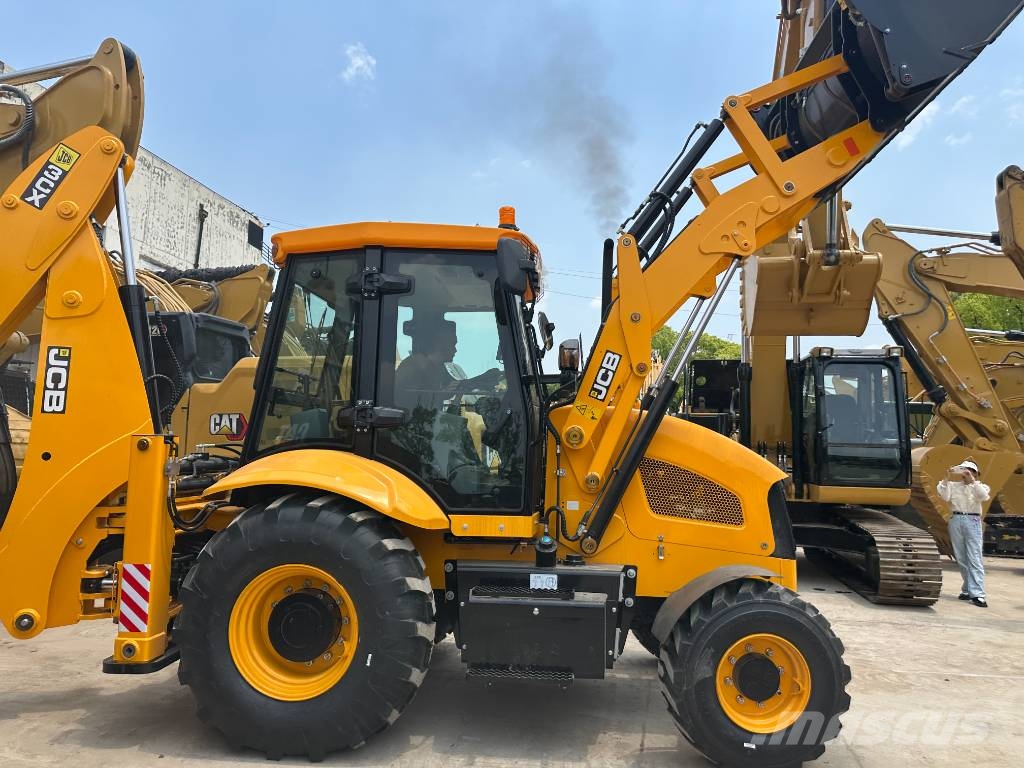 JCB 3CX لوادر ذات جرافات عكسية