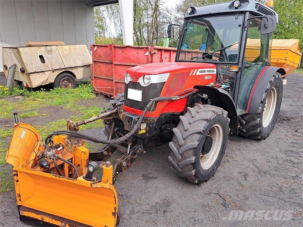 Massey Ferguson MF 3625 mit kompletter Winterausrüstung Traktorit