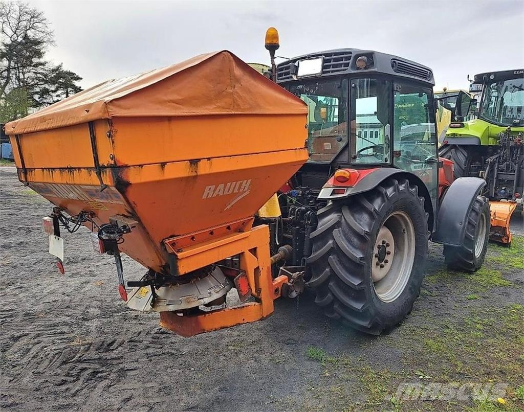 Massey Ferguson MF 3625 mit kompletter Winterausrüstung Traktorit