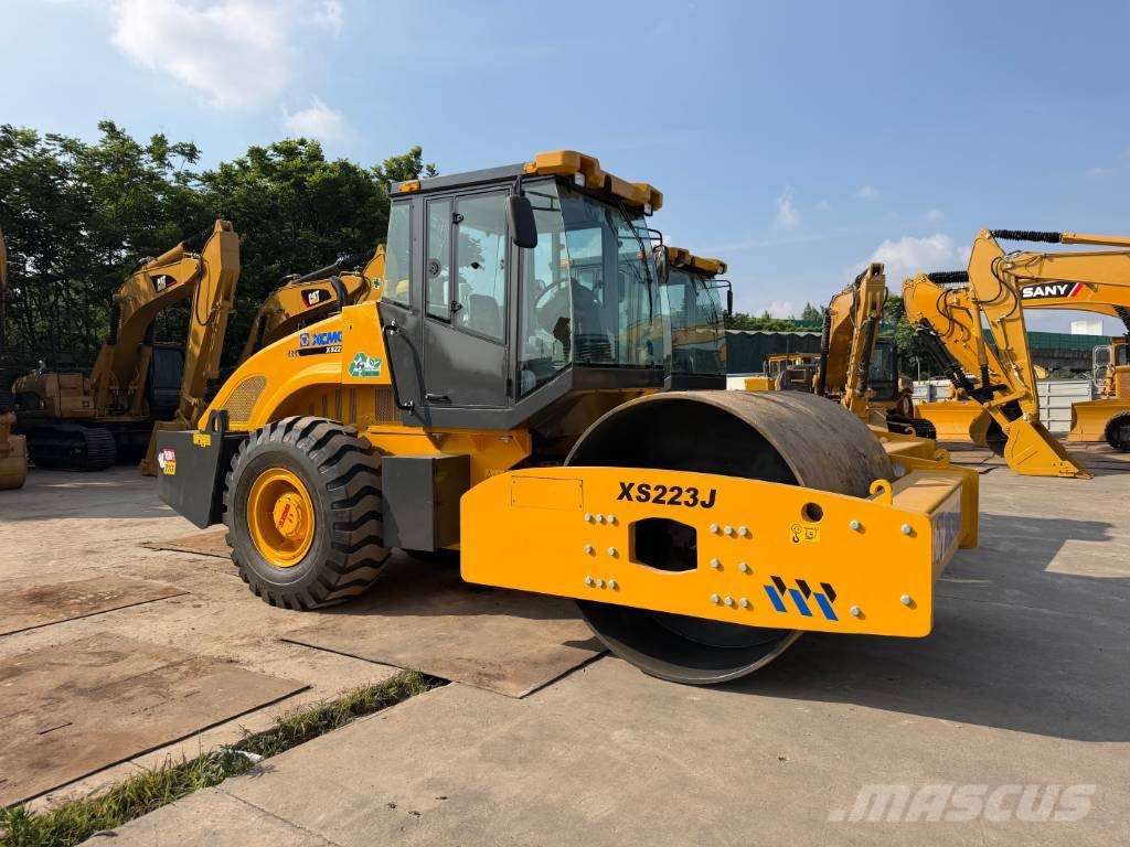 XCMG XS223J Грунтові котки