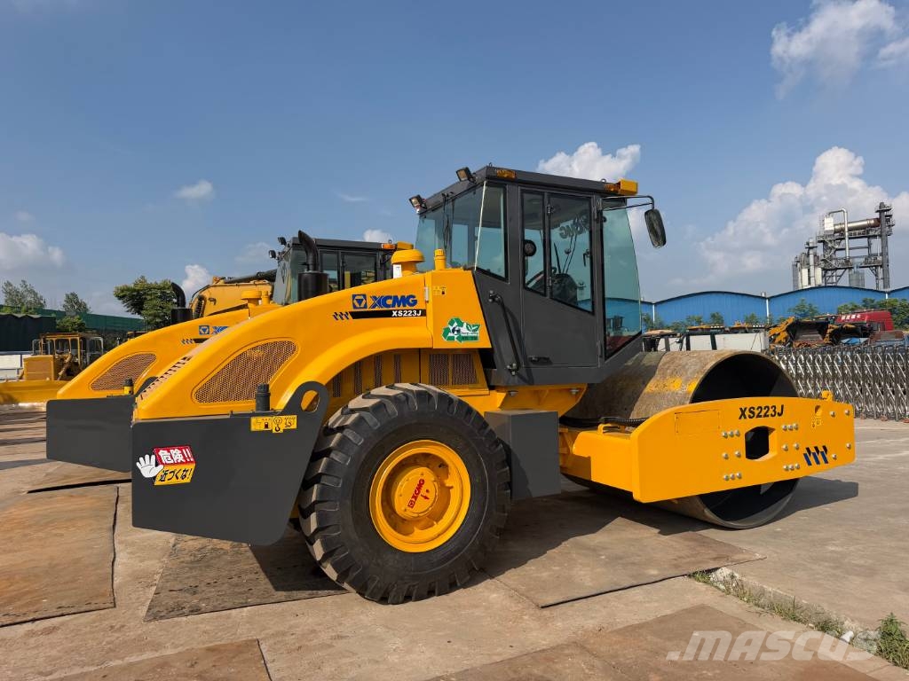XCMG XS223J Грунтові котки