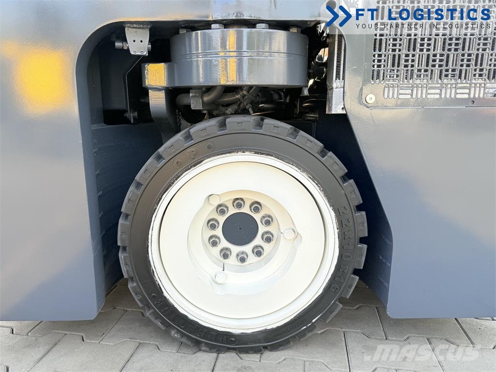 Combilift CB3000 | DIESEL | TRIPLEX 4900 | FREE-LIFT | FORK- شاحنة المناولة رباعية الاتجاهات
