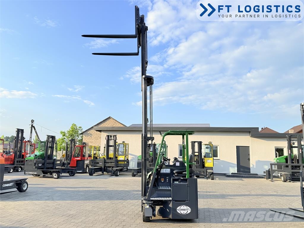 Combilift CB3000 | DIESEL | TRIPLEX 4900 | FREE-LIFT | FORK- شاحنة المناولة رباعية الاتجاهات