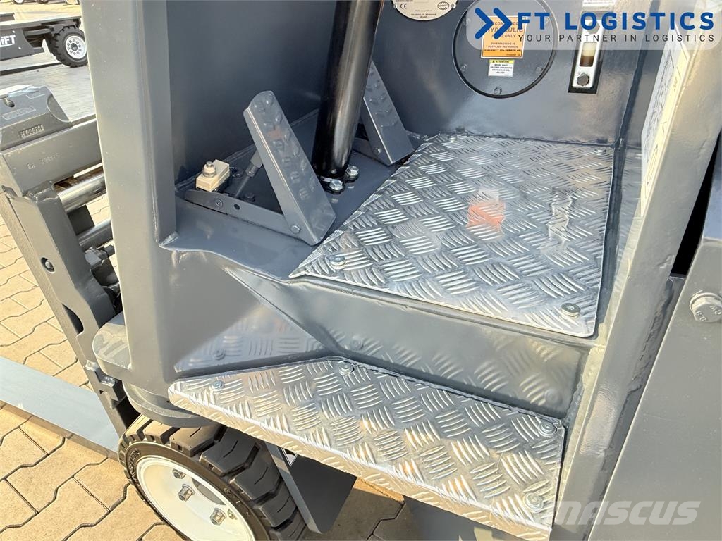 Combilift CB3000 | DIESEL | TRIPLEX 4900 | FREE-LIFT | FORK- شاحنة المناولة رباعية الاتجاهات