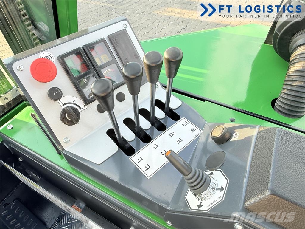 Combilift CB3000 | DIESEL | TRIPLEX 4900 | FREE-LIFT | FORK- Vierwegestapler