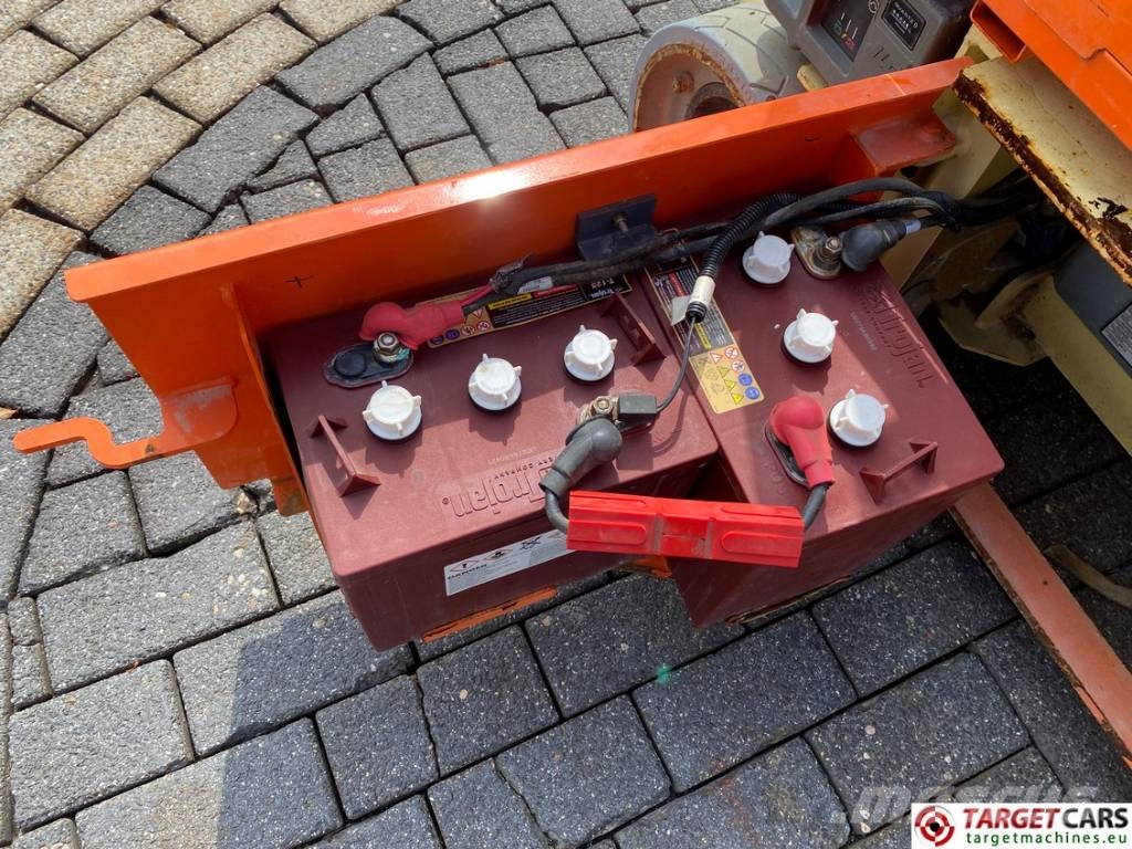 JLG 1230ES Electric Vertical Mast Lift 566cm DEFECT Vertical mast lifts