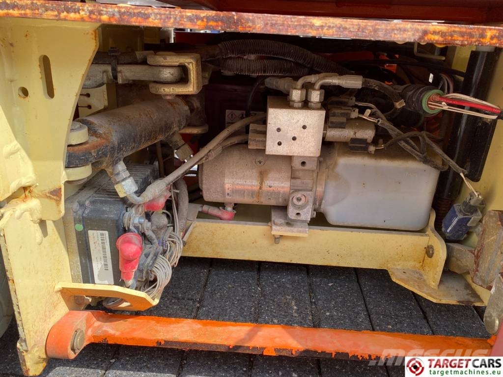 JLG 1230ES Electric Vertical Mast Lift 566cm DEFECT Vertical mast lifts