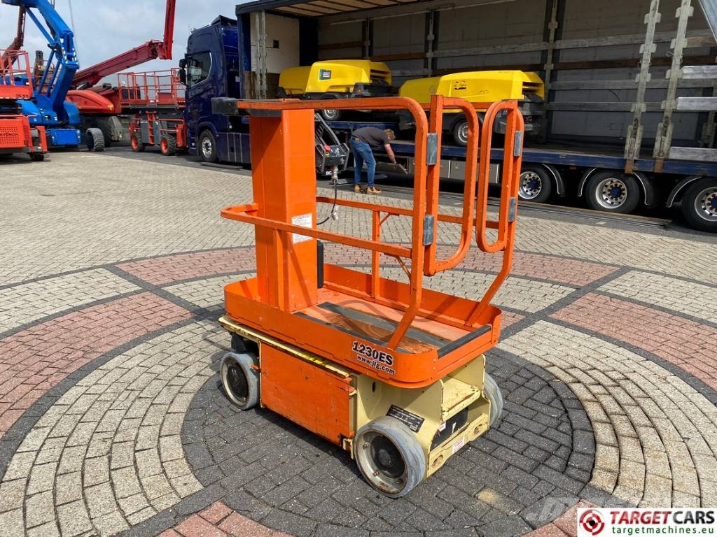 JLG 1230ES Electric Vertical Mast Lift 566cm DEFECT Vertical mast lifts
