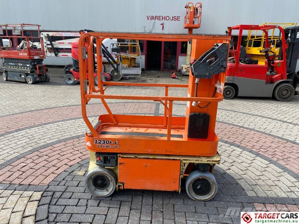 JLG 1230ES Electric Vertical Mast Lift 566cm DEFECT Vertical mast lifts