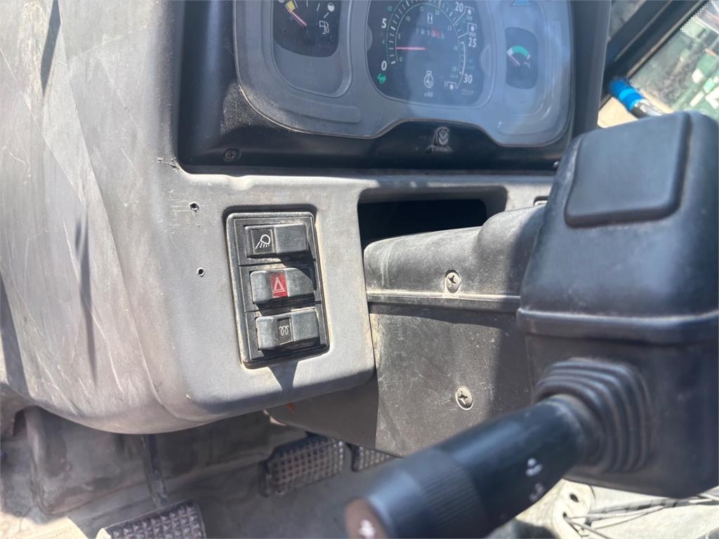 New Holland TL 80 4X4 Entreprenør - Andet