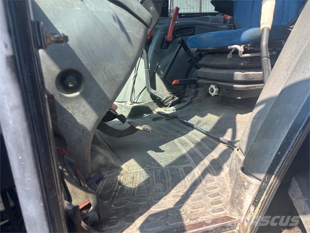 New Holland TL 80 4X4 Entreprenør - Andet