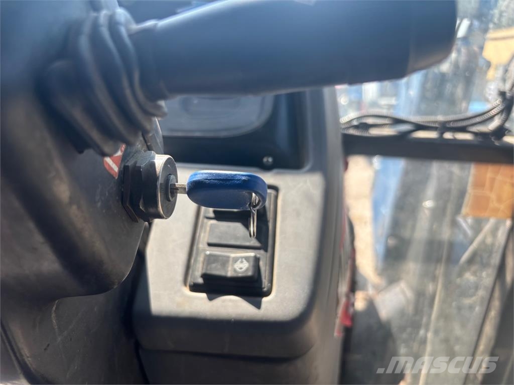 New Holland TL 80 4X4 Entreprenør - Andet