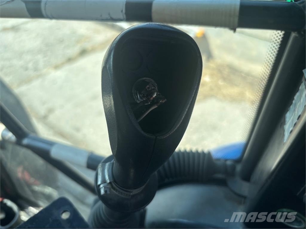 New Holland TL 80 4X4 Entreprenør - Andet