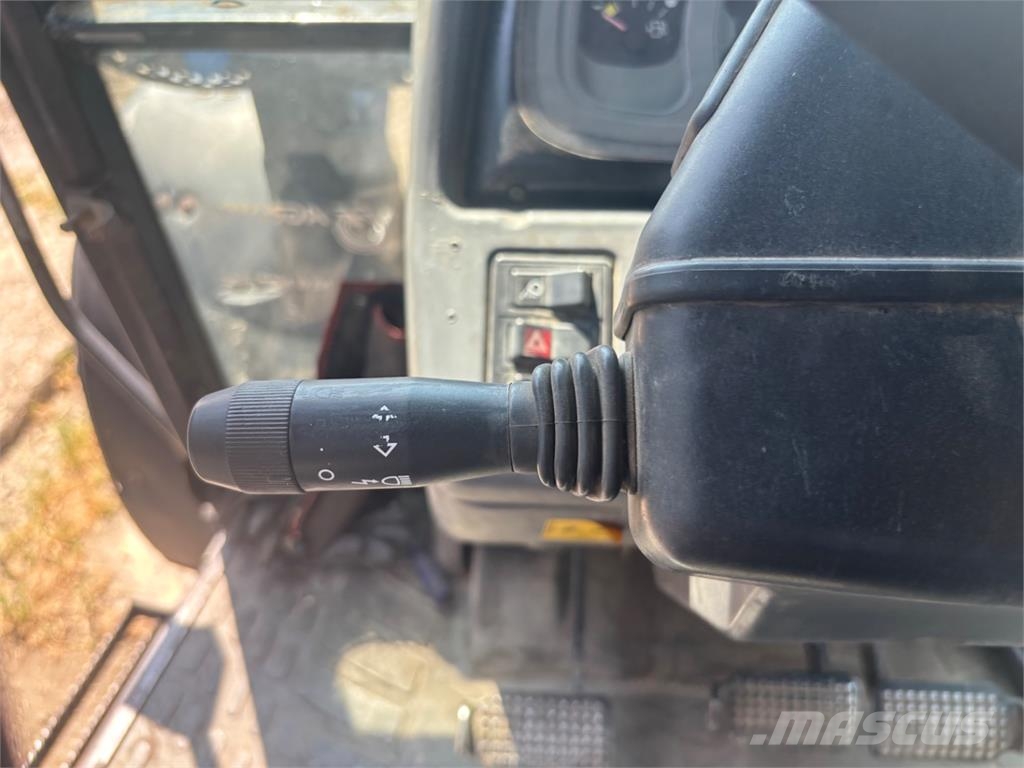 New Holland TL 80 4X4 Entreprenør - Andet