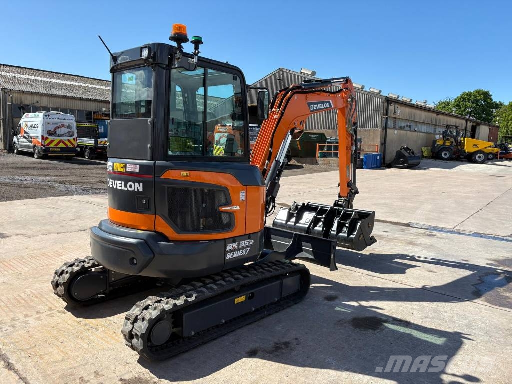 Develon DX 35 Z-7 حفارات صغيرة أقل من 7 طن (حفارات صغيرة)