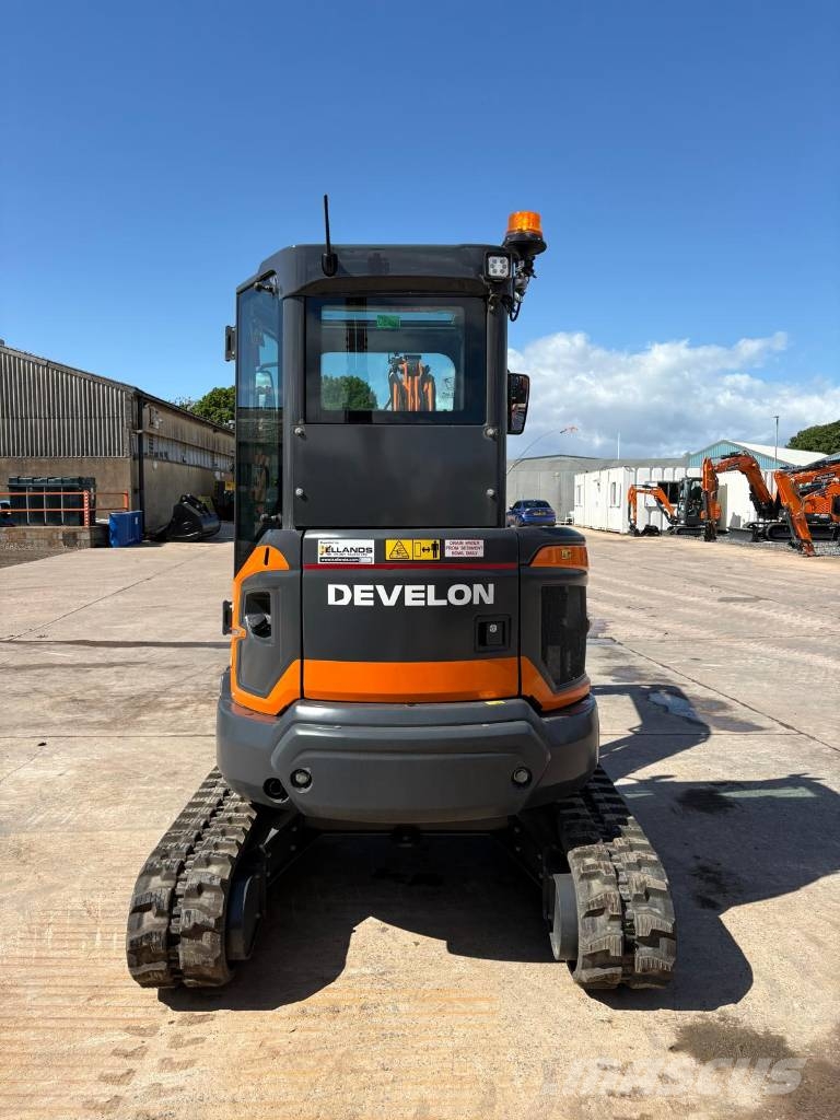 Develon DX 35 Z-7 حفارات صغيرة أقل من 7 طن (حفارات صغيرة)