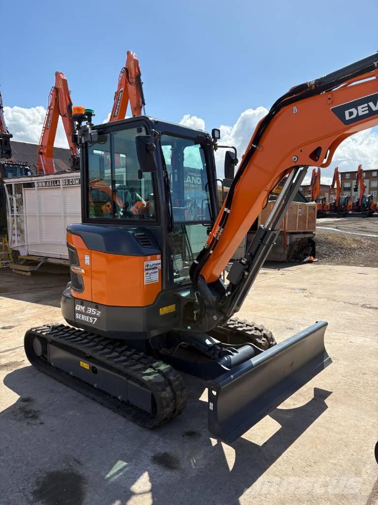 Develon DX 35 Z-7 حفارات صغيرة أقل من 7 طن (حفارات صغيرة)