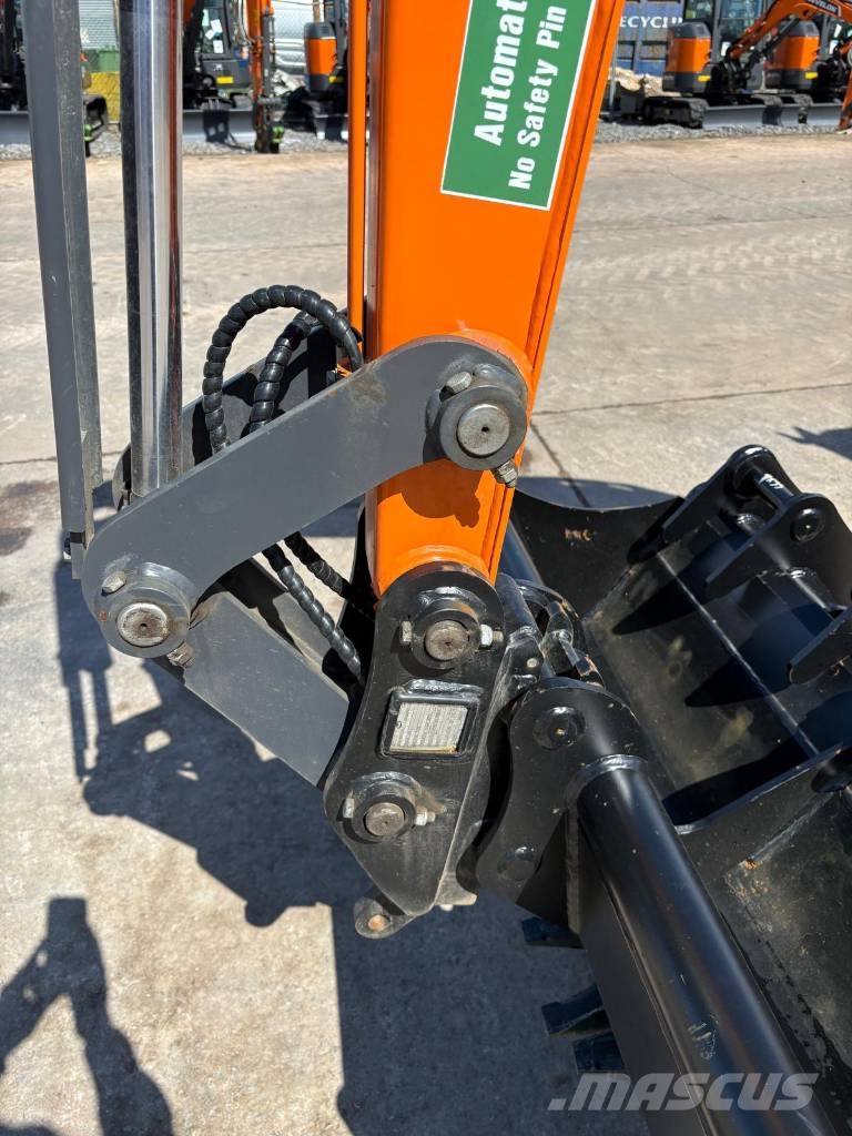 Develon DX 35 Z-7 حفارات صغيرة أقل من 7 طن (حفارات صغيرة)