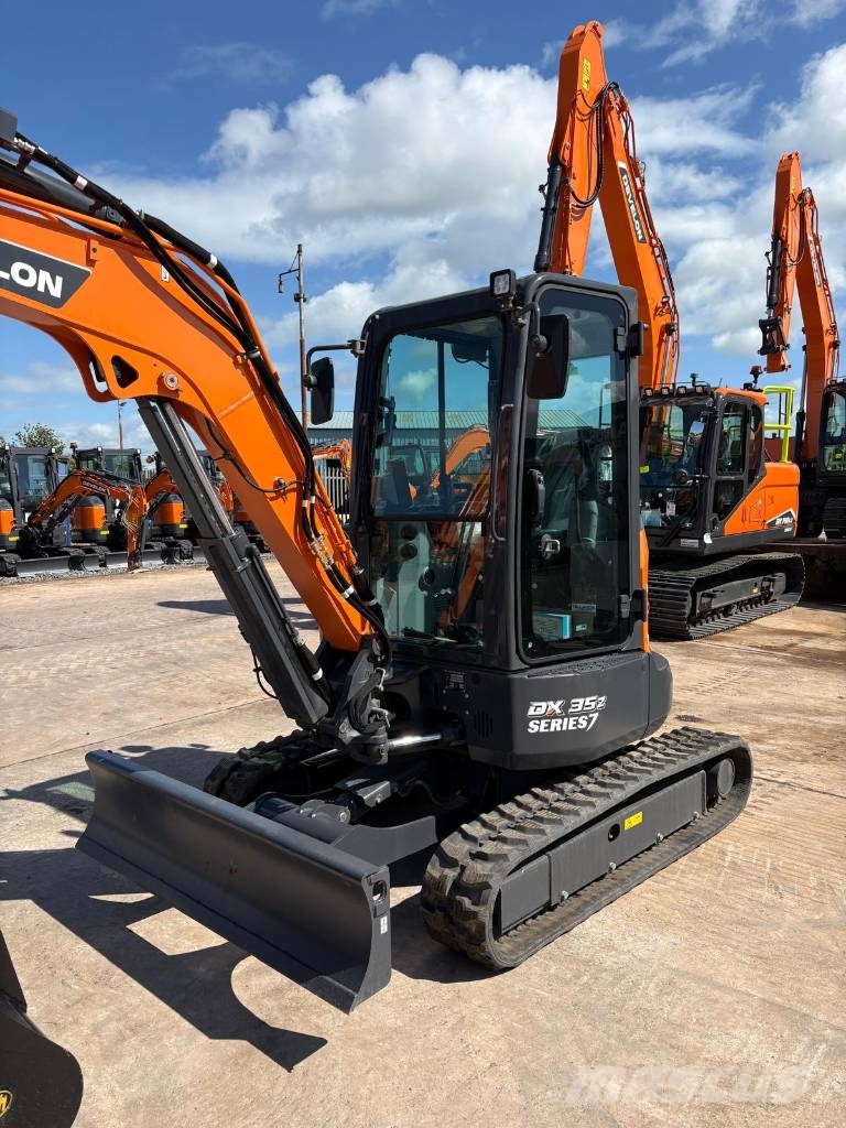 Develon DX 35 Z-7 حفارات صغيرة أقل من 7 طن (حفارات صغيرة)