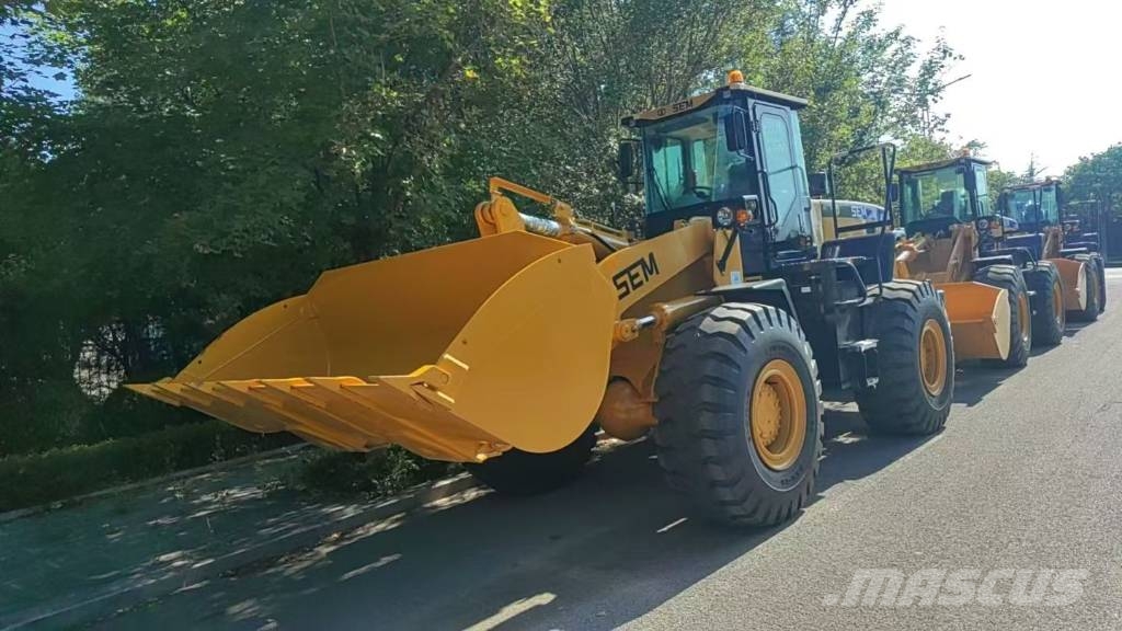 SEM 655D Kolesni nakladalci
