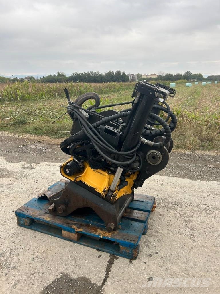 Engcon EC 30 Werachrt quick coupler Rotationsschaufel