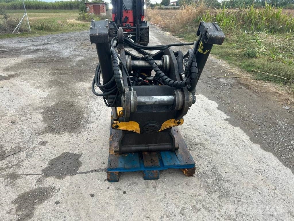 Engcon EC 30 Werachrt quick coupler Rotationsschaufel