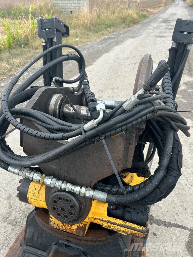 Engcon EC 30 Werachrt quick coupler Rotationsschaufel