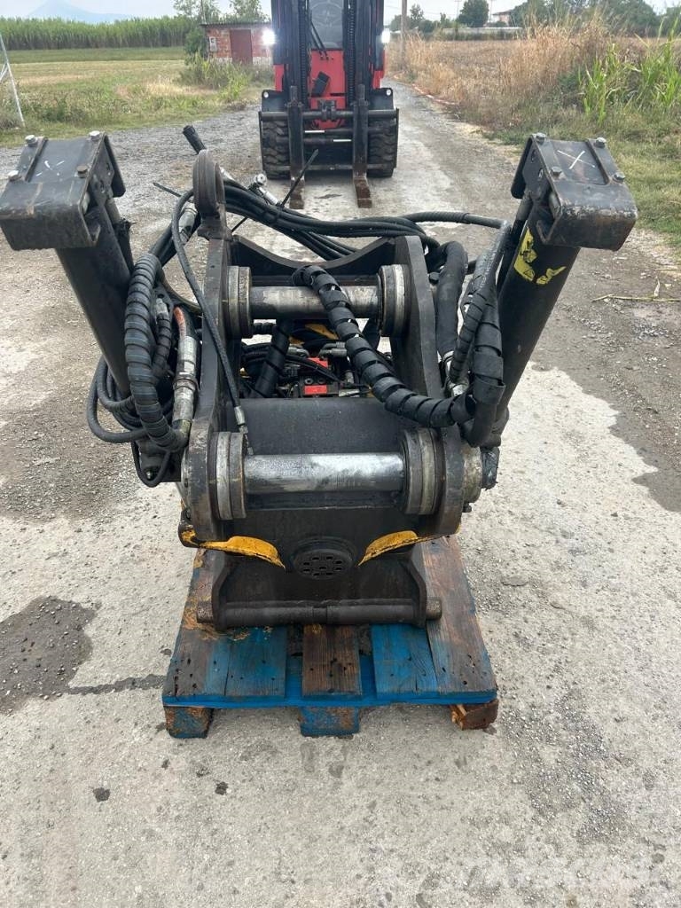 Engcon EC 30 Werachrt quick coupler Rotationsschaufel