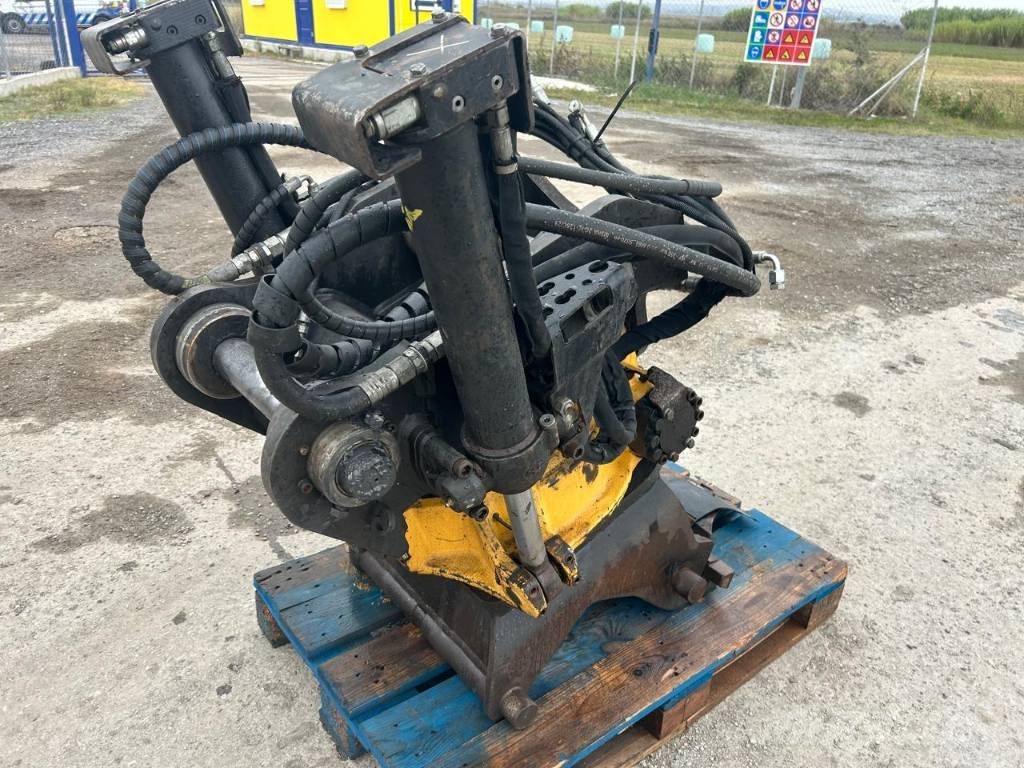 Engcon EC 30 Werachrt quick coupler Rotationsschaufel