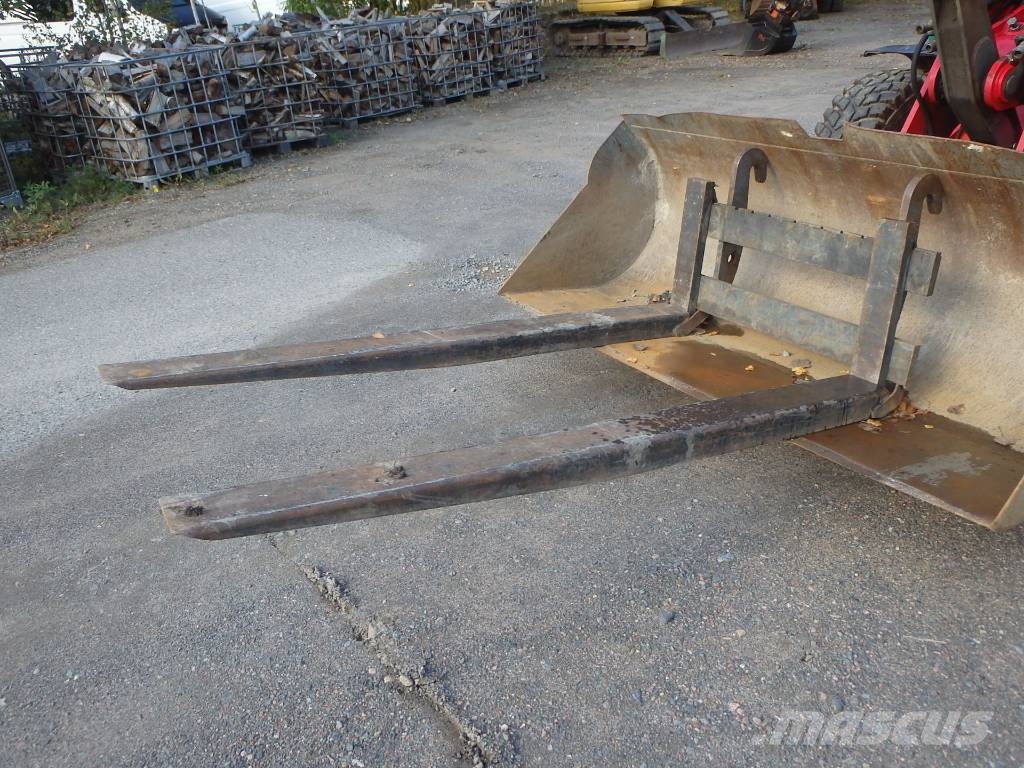 Weidemann 3070CX80 Pale gommate