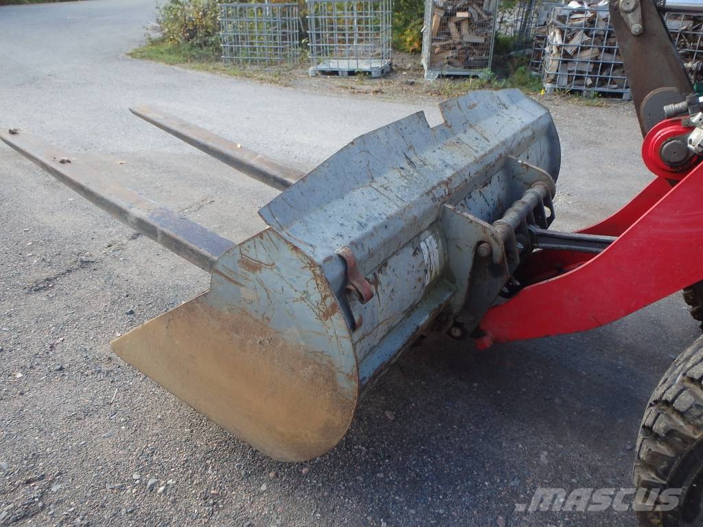 Weidemann 3070CX80 Pale gommate