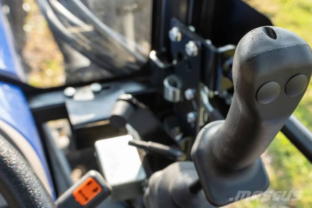 TRAKTOR LOVOL 25HK 4WD Tractors