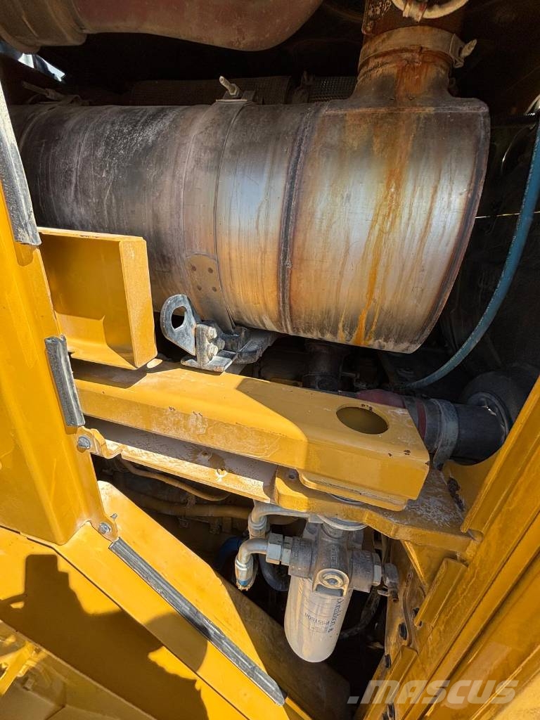 CAT 988 K (CE + EPA / High Lift) لوادر بعجل