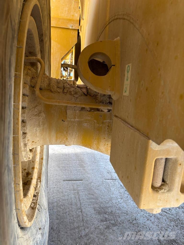 CAT 988 K (CE + EPA / High Lift) لوادر بعجل