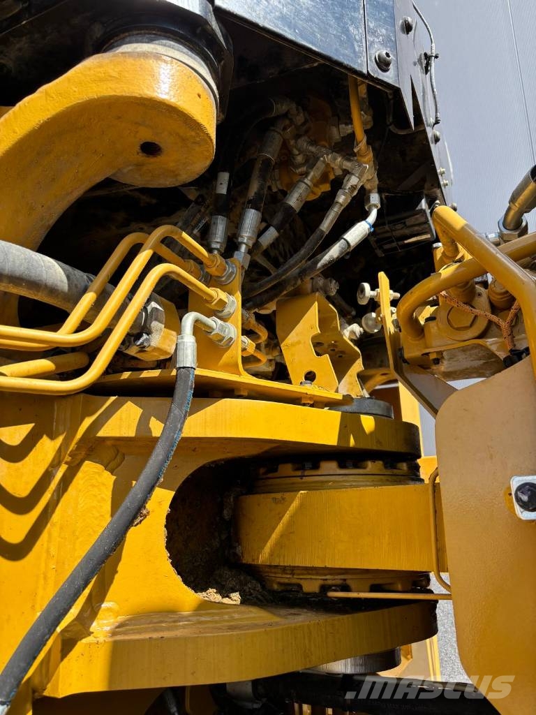 CAT 988 K (CE + EPA / High Lift) لوادر بعجل