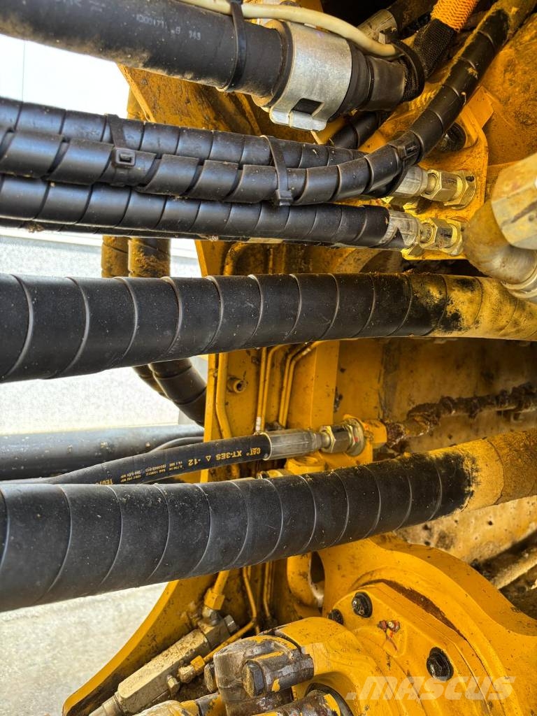 CAT 988 K (CE + EPA / High Lift) لوادر بعجل