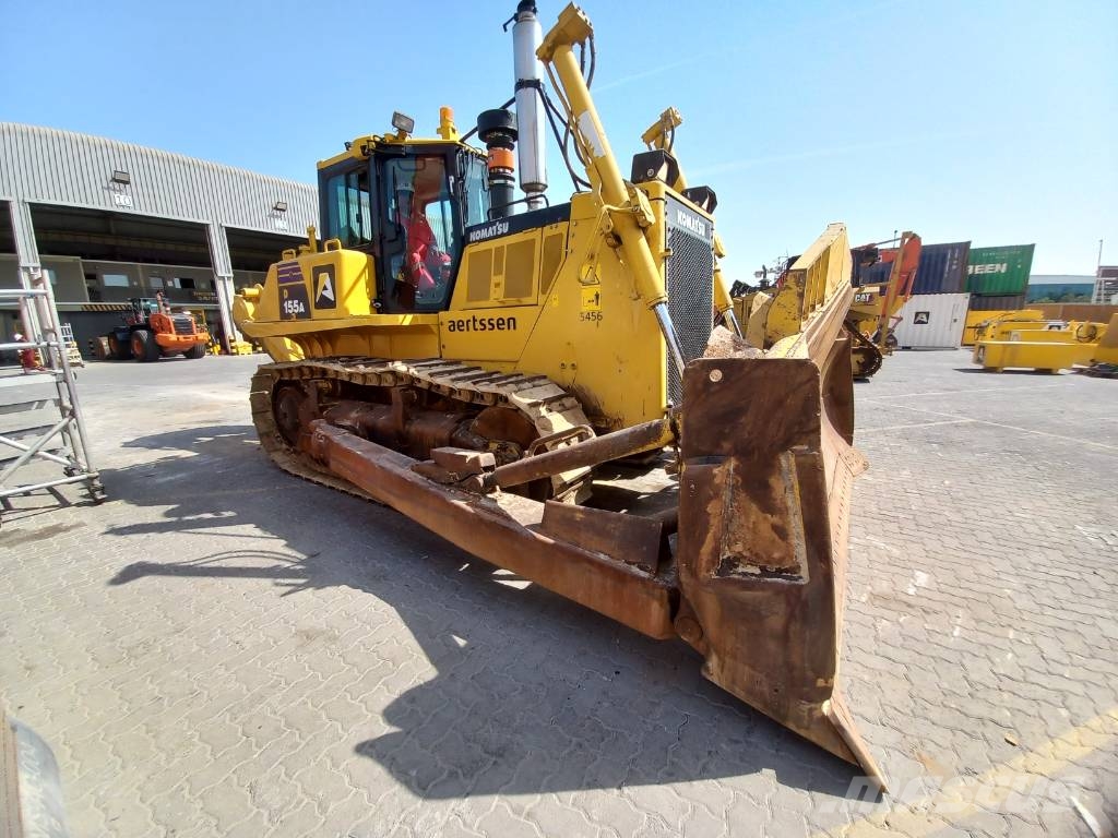 Komatsu D155A-6R (4pcs available for sale in Abu Dhabi) Гусеничные бульдозеры