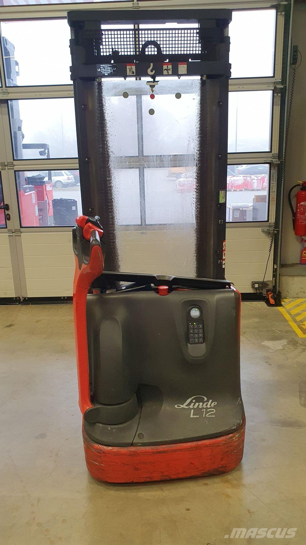 Linde L12i Ajettavat pinoamisvaunut