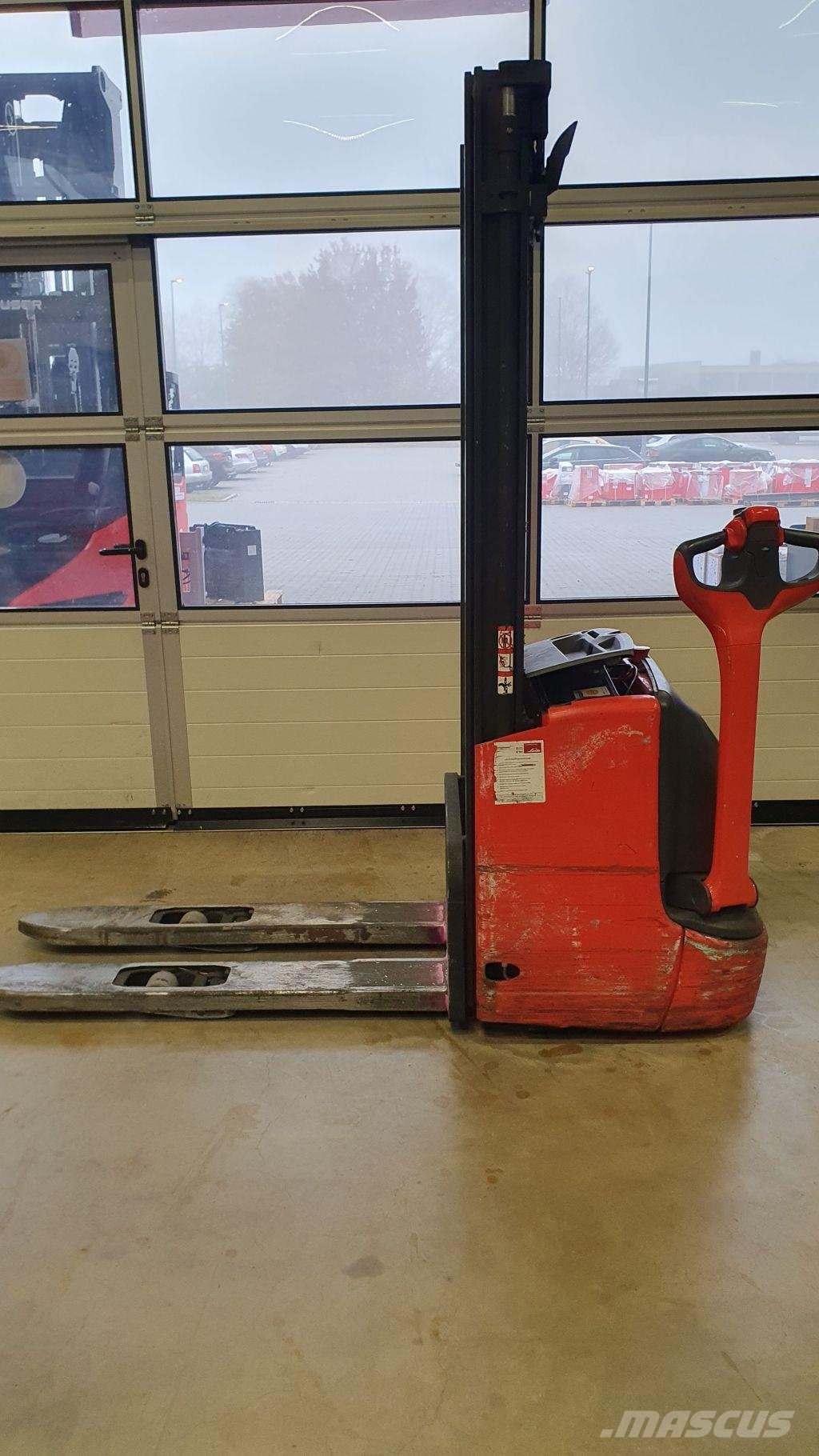 Linde L12i Ajettavat pinoamisvaunut